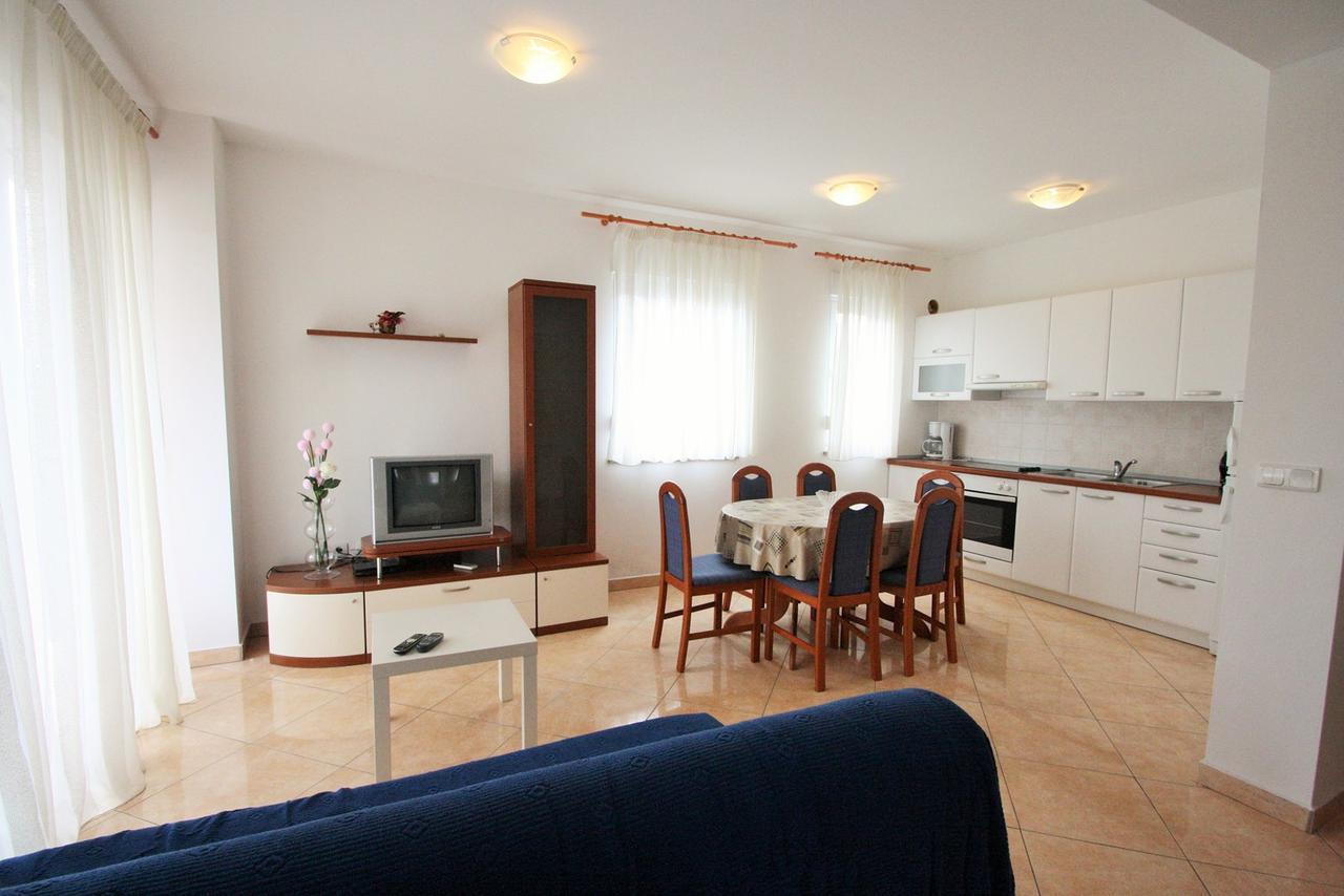 Apartment Bilic With Balcony ポレッチ エクステリア 写真