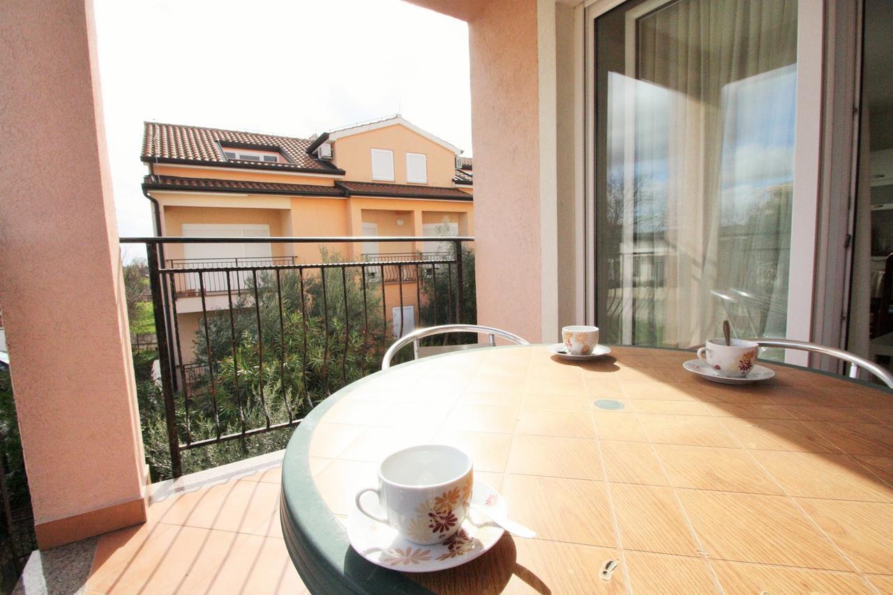 Apartment Bilic With Balcony ポレッチ エクステリア 写真