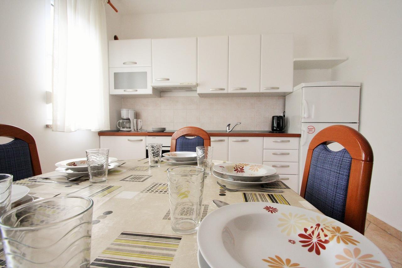 Apartment Bilic With Balcony ポレッチ エクステリア 写真