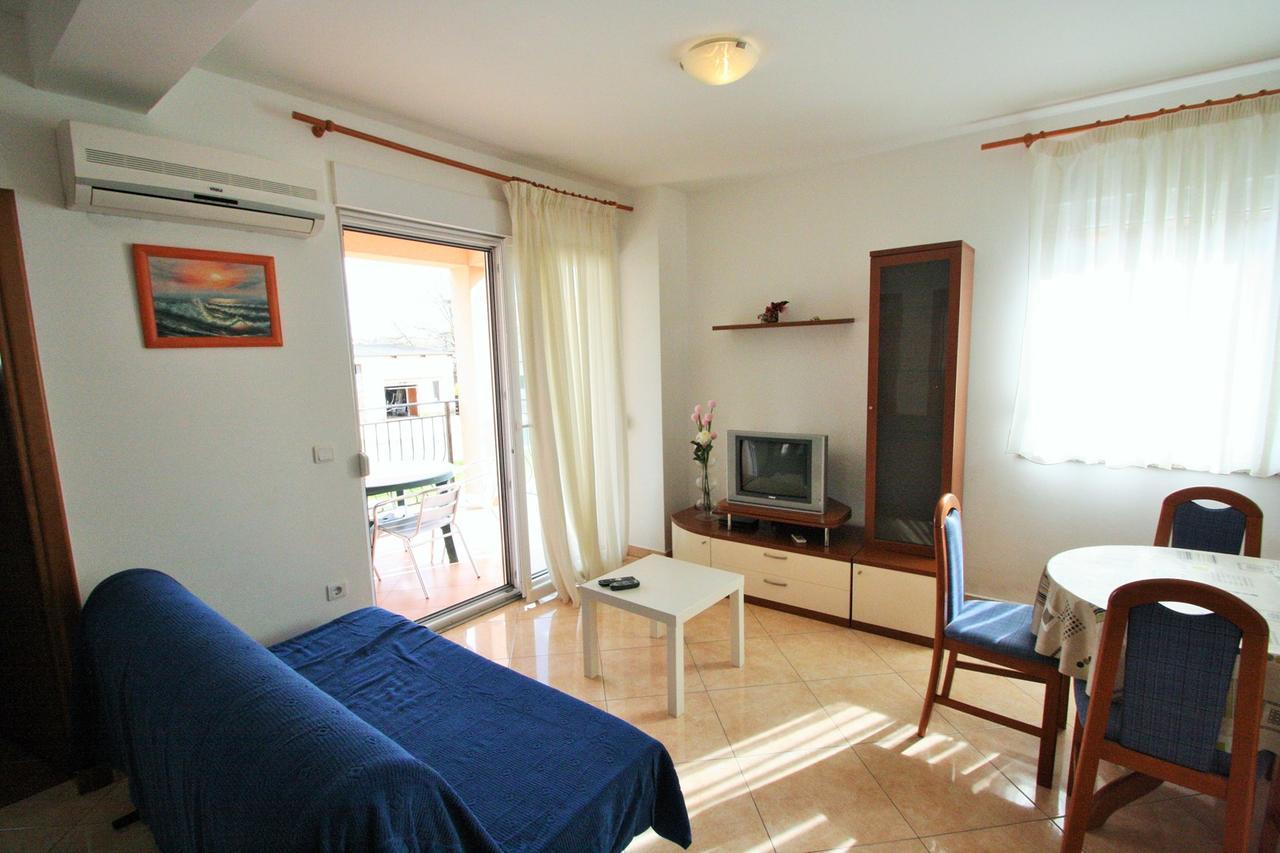 Apartment Bilic With Balcony ポレッチ エクステリア 写真