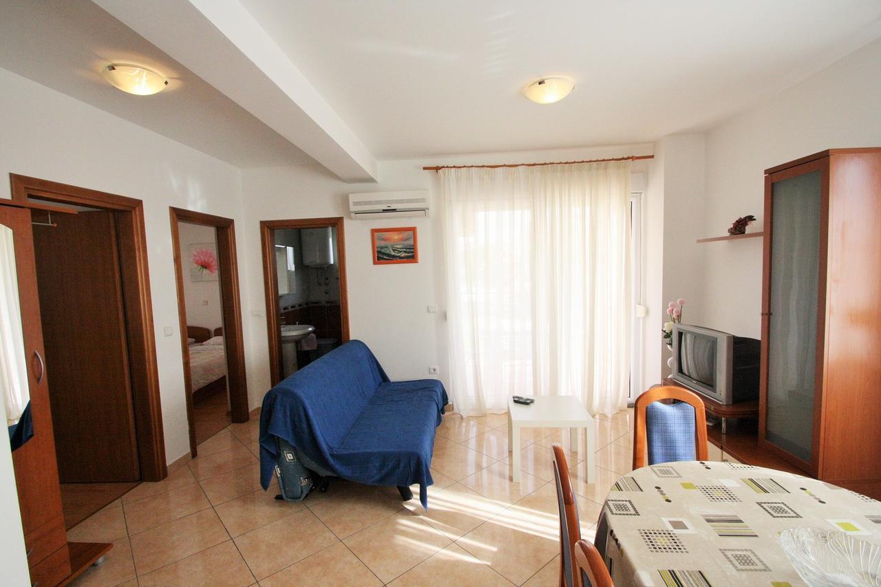 Apartment Bilic With Balcony ポレッチ エクステリア 写真